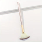 Nuvia Brush