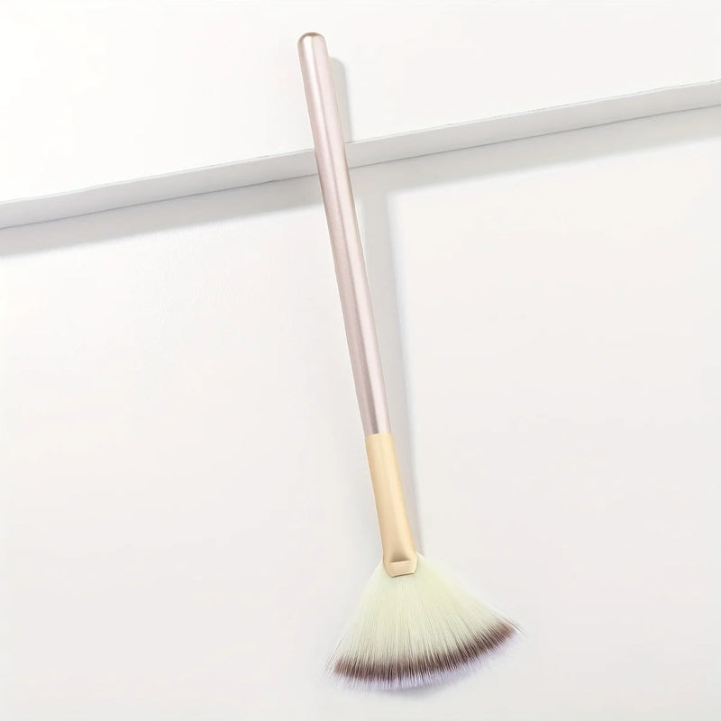 Nuvia Brush